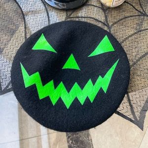 Green Jack o lantern beret hat